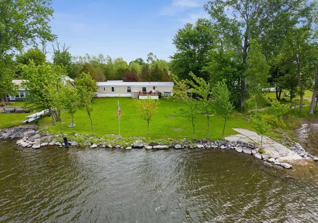 2nd image of 279 Hunter North Rd, Alburgh, VT 05440 | MLS# 5094574