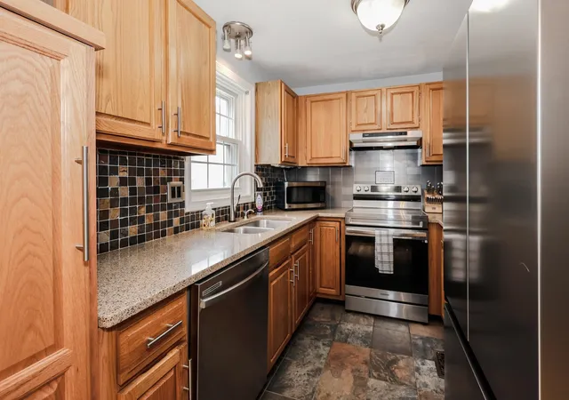 4th image of 50 Beech Hill Ave #3, Manchester, NH 03103 | MLS# 5094592