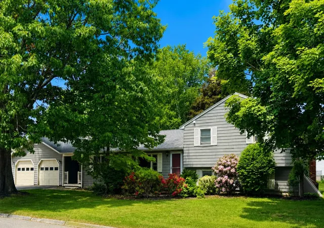 Homes for sale in Dover, NH | 8 Toftree Ln, Dover, NH 03820 | MLS# 5094644