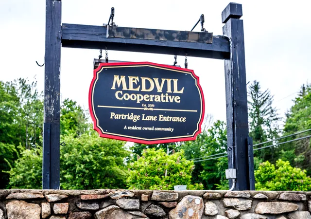 2nd image of 53 River Ledge Dr, Goffstown, NH 03045 | MLS# 5094679
