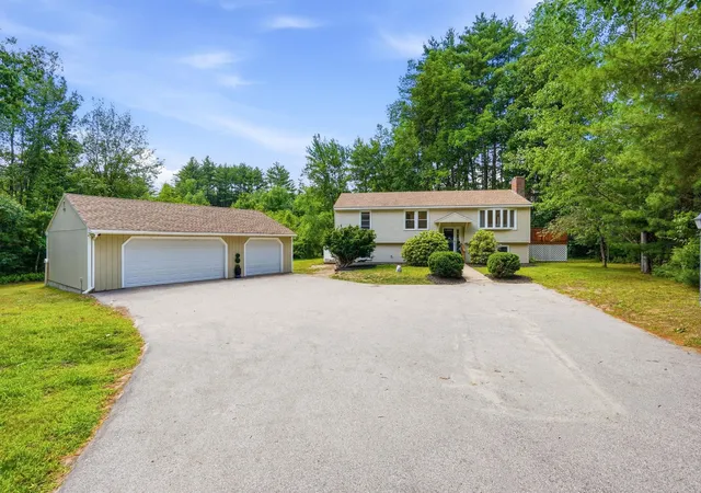 1st image of 632 Raymond Rd, Chester, NH 03036 | MLS# 5094684