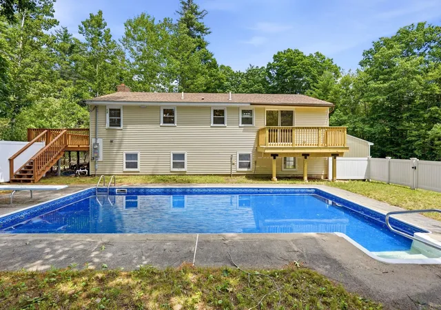 3rd image of 632 Raymond Rd, Chester, NH 03036 | MLS# 5094684