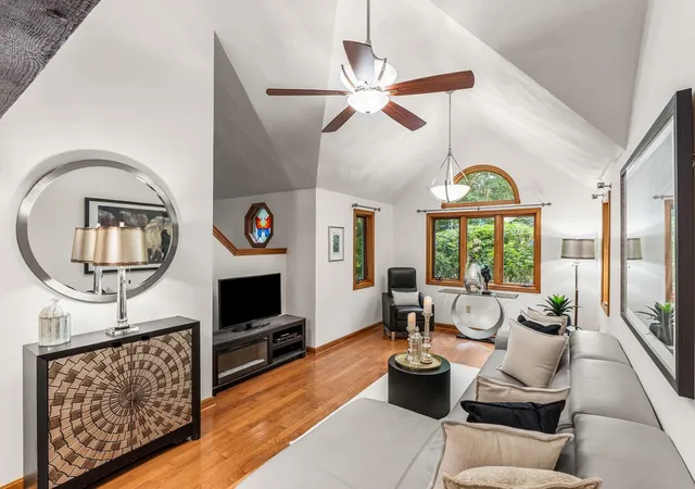 5th image of 301 N Amherst Rd, Bedford, NH 03110 | MLS# 5094687