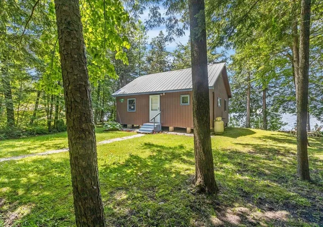 4th image of 306 Hammond Shore Rd, Franklin, VT 05457 | MLS# 5094699