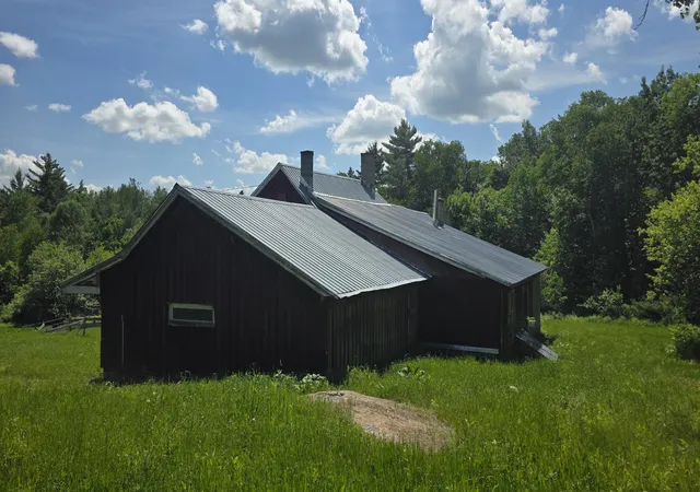 5th image of 91 Venheim Rd, Lunenburg, VT 05906 | MLS# 5094700