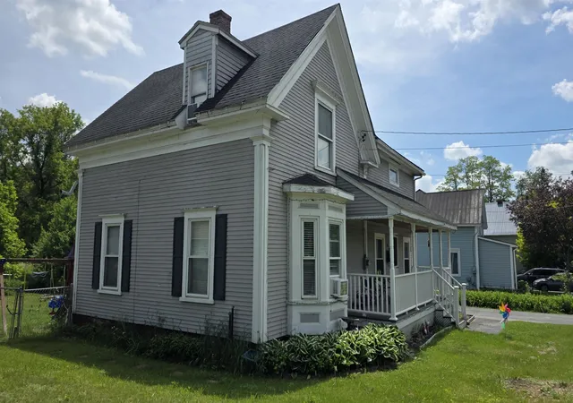2nd image of 220 Elm St, St. Johnsbury, VT 05819 | MLS# 5094703