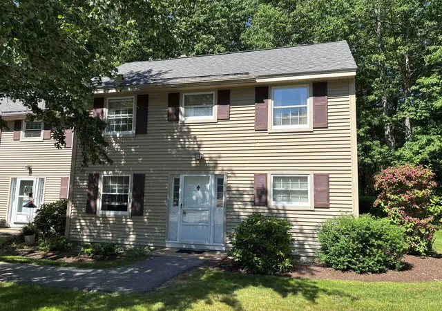 Homes for sale in Wolfeboro, NH | 4 Wolfeboro Comn #4, Wolfeboro, NH 03894 | MLS# 5094704