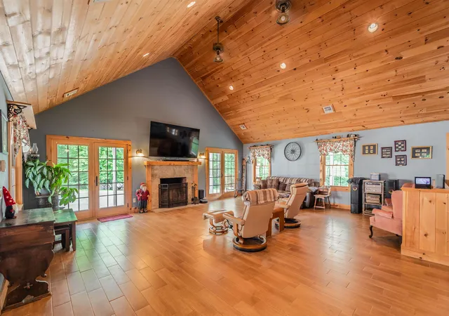 Photo 1 of Single family home for sale at 6 Phoenix Dr, Kingston, NH 03848 | MLS# 5094706 | Listing updated on 2026-10-28