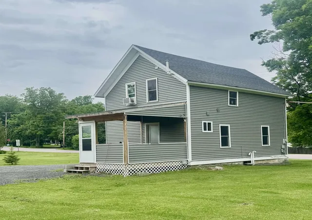 1st image of 5961 Spear St, Shelburne, VT 05482 | MLS# 5094716