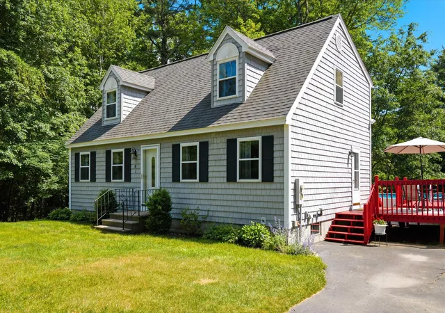 2nd image of 8 Oriole Ln, Londonderry, NH 03053 | MLS# 5094721