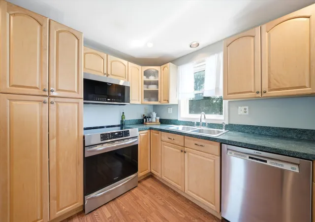 4th image of 8 Oriole Ln, Londonderry, NH 03053 | MLS# 5094721