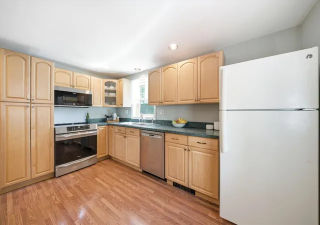 5th image of 8 Oriole Ln, Londonderry, NH 03053 | MLS# 5094721