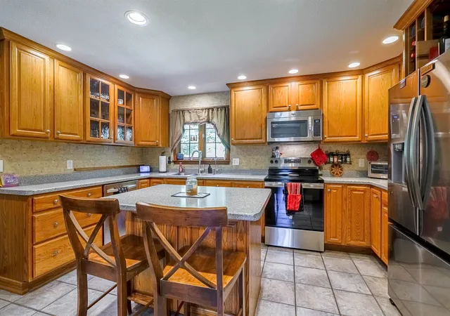 Photo 3 of Single family home for sale at 34 Cabot Rd, Merrimack, NH 03054 | MLS# 5094723 | Listing updated on 2026-07-11