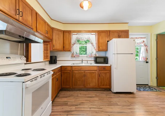 Homes for sale in Brattleboro, VT | 15 Lawton Dr, Brattleboro, VT 05301 | MLS# 5094740