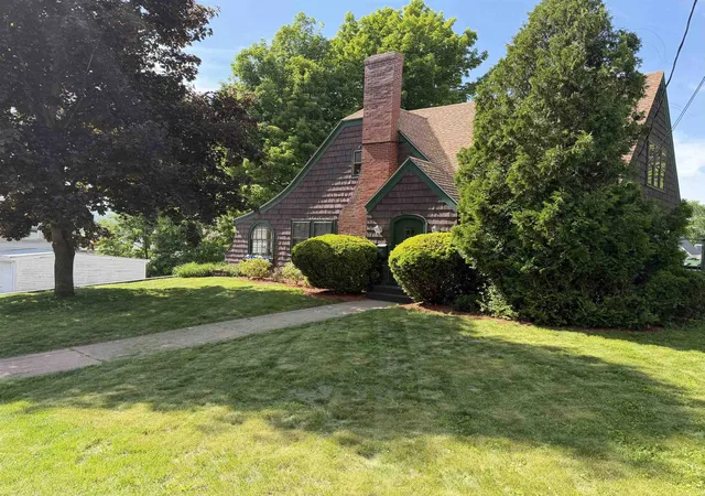 Homes for sale in Franklin, NH | 10 Beech St, Franklin, NH 03235 | MLS# 5094743