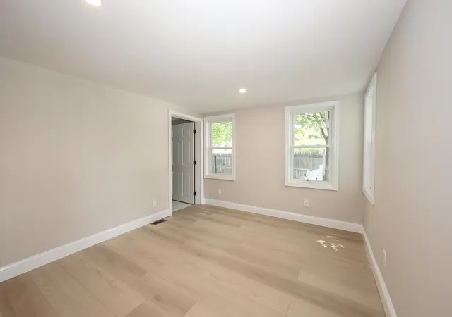 5th image of 32 Raymond Rd, Auburn, NH 03032 | MLS# 5094761