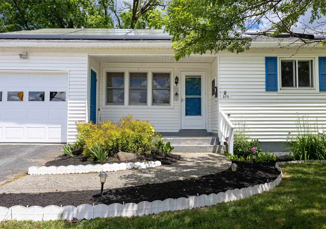 3rd image of 375 Concord Ave, Saint Johnsbury, VT 05819 | MLS# 5094765