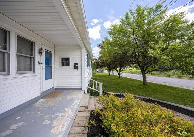 4th image of 375 Concord Ave, Saint Johnsbury, VT 05819 | MLS# 5094765