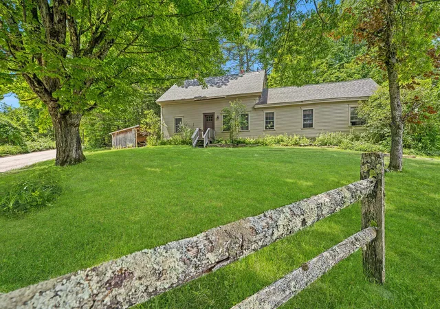 Photo 4 of Single family home for sale at 307 Calef Hill Rd, Sanbornton, NH 03269 | MLS# 5094793 | Listing updated on 2026-06-24