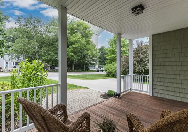 Photo 4 of Single family home for sale at 194 Spinney Rd, Portsmouth, NH 03801 | MLS# 5094810 | Listing updated on 2026-06-29