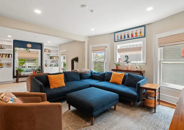 Photo 3 of Single family home for sale at 54 Bayview St, Burlington, VT 05401 | MLS# 5094829 | Listing updated on 2026-08-24
