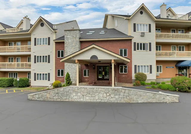 Homes for sale in Lincoln, NH | 227 Main St #328, Lincoln, NH 03251 | MLS# 5094830