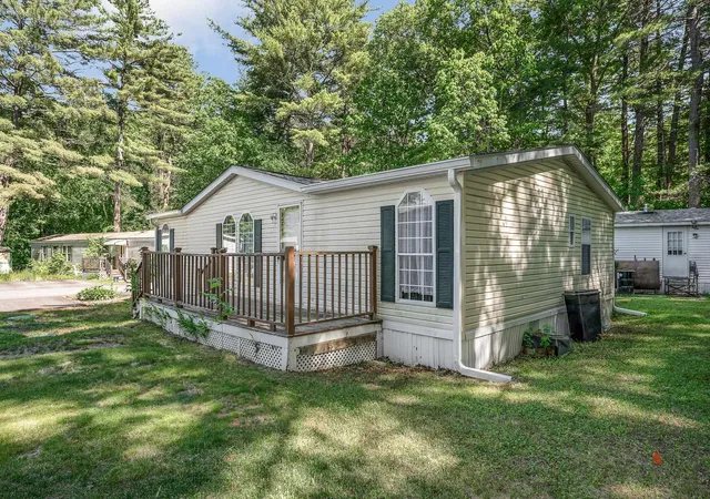 2nd image of 3 Robyn Ct, Litchfield, NH 03052 | MLS# 5094846