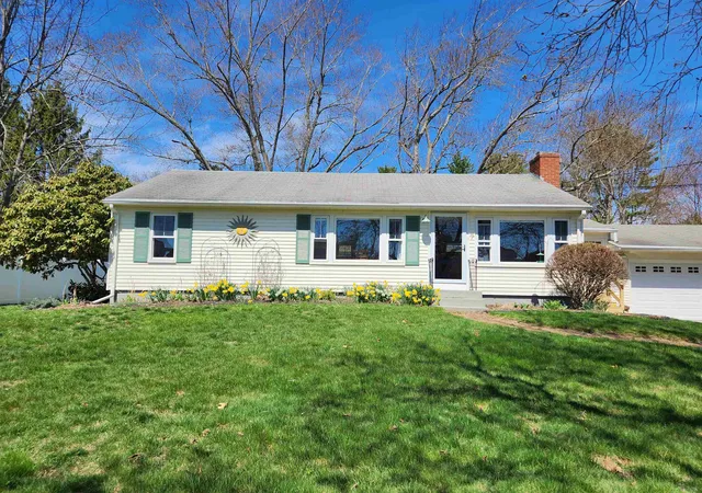 Photo 2 of Single family home for sale at 7 Old Stage Rd, Dover, NH 03820 | MLS# 5094863 | Listing updated on 2026-06-23