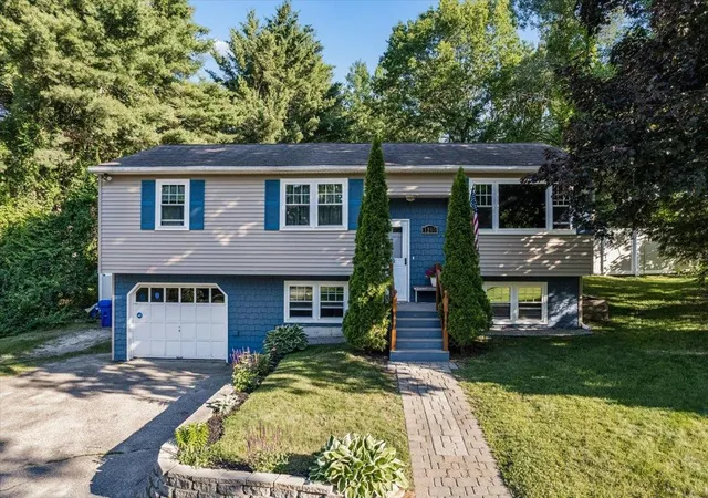 Photo 1 of Single family home for sale at 1280 Goffstown Rd, Manchester, NH 03102 | MLS# 5094868 | Listing updated on 2026-07-17