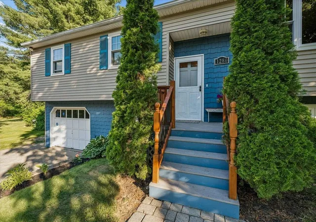 Photo 1 of Single family home for sale at 1280 Goffstown Rd, Manchester, NH 03102 | MLS# 5094868 | Listing updated on 2026-07-17