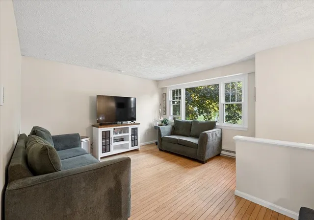 Photo 4 of Single family home for sale at 1280 Goffstown Rd, Manchester, NH 03102 | MLS# 5094868 | Listing updated on 2026-07-17