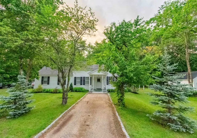 Photo 4 of Single family home for sale at 173 Tamworth Rd, Tamworth, NH 03886 | MLS# 5094884 | Listing updated on 2026-09-18