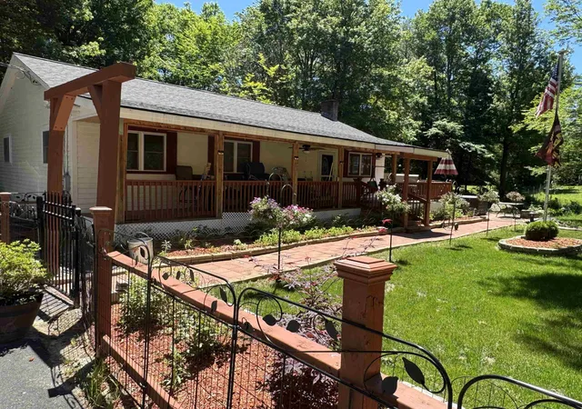 Photo 1 of Single family home for sale at 14 Elm St Ext, Ossipee, NH 03864 | MLS# 5094887 | Listing updated on 2026-06-24