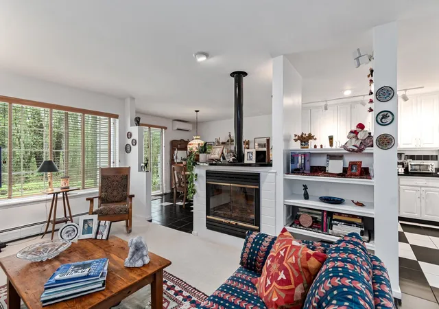 3rd image of 26 Lake Forest Dr, Burlington, VT 05401 | MLS# 5094941