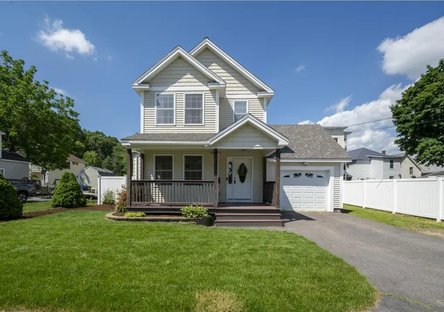 Homes for sale in Manchester, NH | 75 Mcduffie St, Manchester, NH 03102 | MLS# 5094946