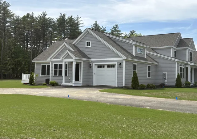 Photo 3 of Single family home for sale at 137 County Rd, Amherst, NH 03031 | MLS# 5094951 | Listing updated on 2026-07-30
