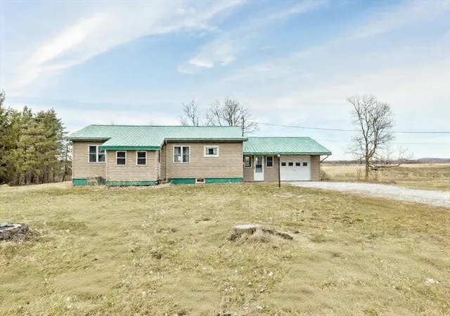 3rd image of 1125 Sheldon Rd, St. Albans Town, VT 05478 | MLS# 5094952