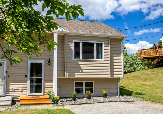 Homes for sale in Derry, NH | 70 Derryfield Rd #R, Derry, NH 03038 | MLS# 5094992