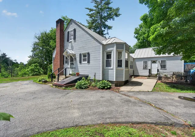 Homes for sale in Newport, NH | 560 Sunapee St, Newport, NH 03773 | MLS# 5094998
