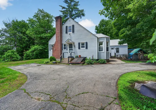 Homes for sale in Newport, NH | 560 Sunapee St, Newport, NH 03773 | MLS# 5094998