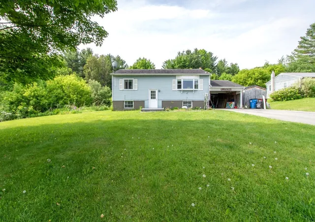 2nd image of 115 Scottsdale Rd, Newport, VT 05855 | MLS# 5095010