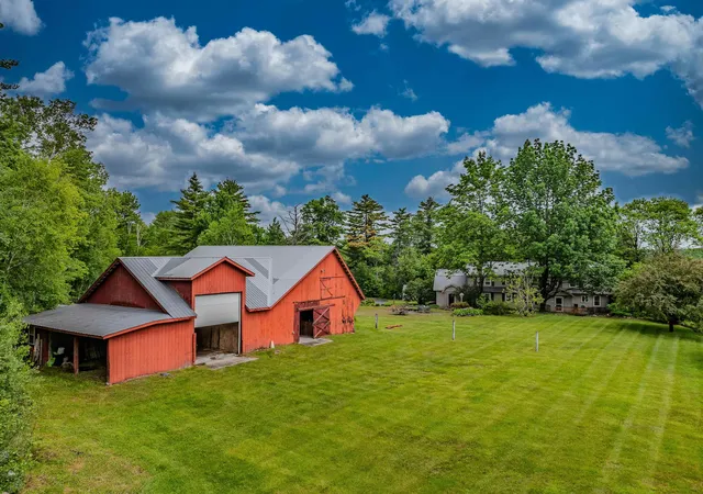 Photo 3 of Single family home for sale at 3310 Main St, Bethlehem, NH 03574 | MLS# 5095042 | Listing updated on 2026-07-02