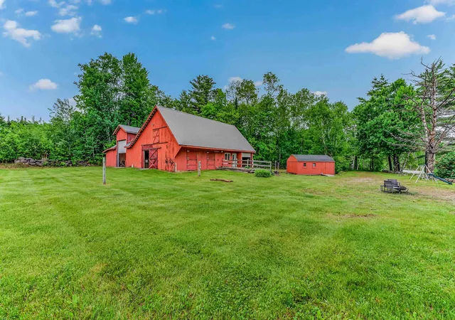Photo 3 of Single family home for sale at 3310 Main St, Bethlehem, NH 03574 | MLS# 5095042 | Listing updated on 2026-07-02