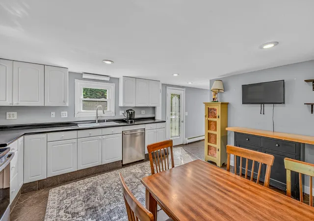 3rd image of 59 Bishop St, Littleton, NH 03561 | MLS# 5095067