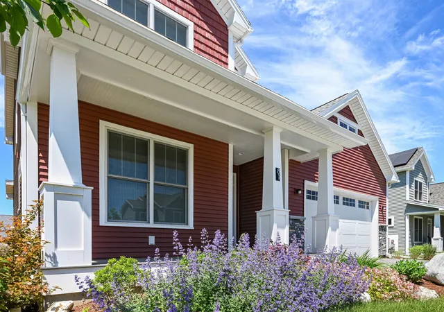 Photo 3 of Single family home for sale at 81 Leo Ln, South Burlington, VT 05403 | MLS# 5095069 | Listing updated on 2026-10-09