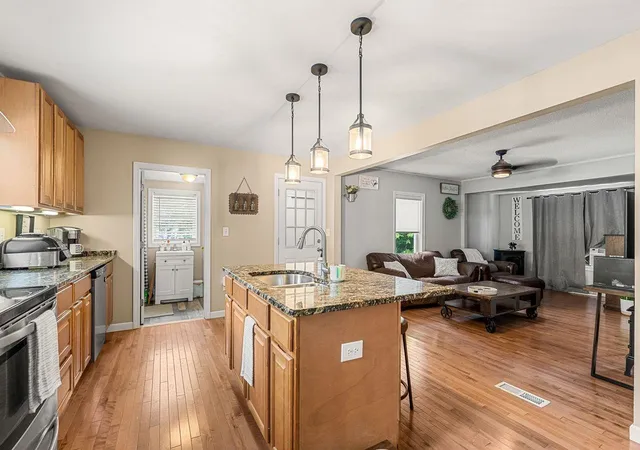 Photo 1 of Single family home for sale at 110 Robinson St, Manchester, NH 03104 | MLS# 5095091 | Listing updated on 2026-06-23