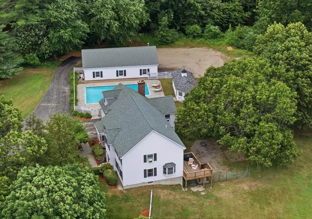 3rd image of 66A Merrimack Rd, Amherst, NH 03031 | MLS# 5095099
