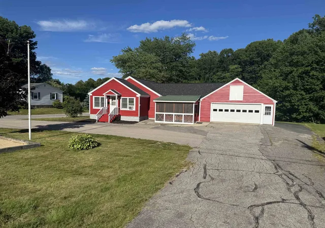 Photo 2 of Single family home for sale at 8 Grove St, Jaffrey, NH 03452 | MLS# 5095108 | Listing updated on 2026-07-16