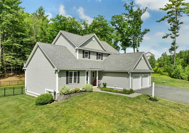 Homes for sale in Dunbarton, NH | 20 Overlook Dr, Dunbarton, NH 03046 | MLS# 5095111