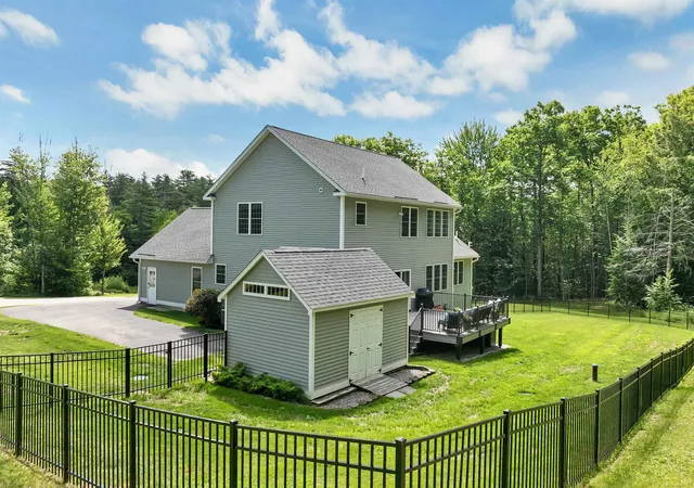 Homes for sale in Dunbarton, NH | 20 Overlook Dr, Dunbarton, NH 03046 | MLS# 5095111